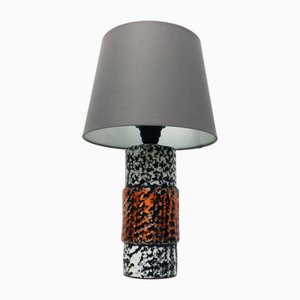 Mid-Century Tischlampe aus Keramik mit Rotem & Schwarzem Korpus, 1970er