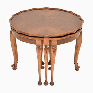 Antike Satz Couchtische aus Nussholz, 1930er, 5er Set