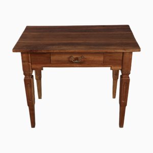 Kleiner Louis XVI Schreibtisch oder Beistelltisch aus Nussholz, 1780er