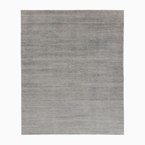 Strukturierter Teppich in Monochromatischem Silber und Blassgrauen Striae von Rug&Kilim