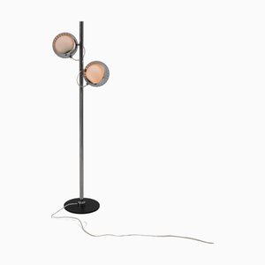 Lampada da terra in acciaio cromato con paralumi in vetro opalino, Italia, anni '70