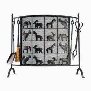 Parascintille in ferro battuto con animali attribuito ad Atelier Marolles, anni '50
