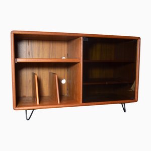Dänischer Vintage Hifi Plattenschrank aus Teak von Dyrlund, 1970er