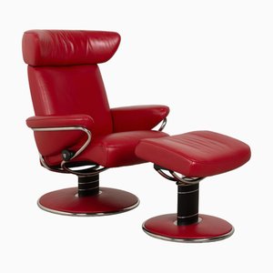 Poltrona Jazz reclinabile e poggiapiedi in pelle rossa di Stressless