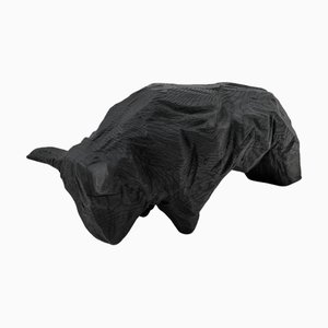 Taurus aus verbrannter Eiche von Logniture