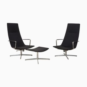 Poltrone Catifa 46 e poggiapiedi in tessuto grigio scuro di Arper, set di 3