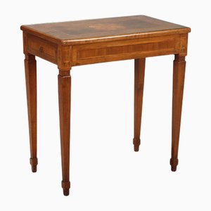 Mesa de centro neoclásica de nogal