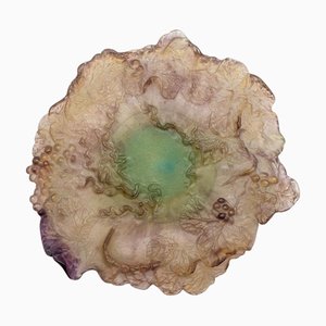 Piatto decorativo in vetro verde e salmone di Daum, Francia, anni '70