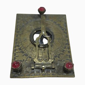 Tragbare asiatische Sonnenuhr aus Bronze mit Halbedelsteinen, 1880