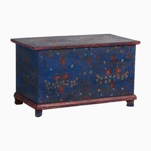 Antike Marineblaue Truhe mit floralen Details, 1920er