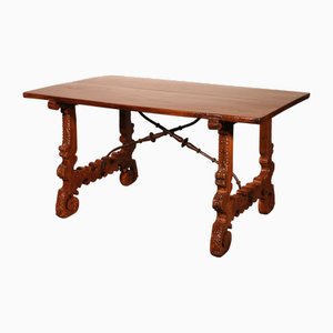 Spanischer Renaissance Tisch aus hellem Nussholz, 17. Jh.