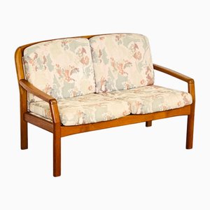 Sofá danés de teca y tela floral de Dyrlund, años 60