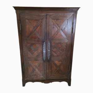 Antiker französischer Kleiderschrank aus Eiche, 1700er