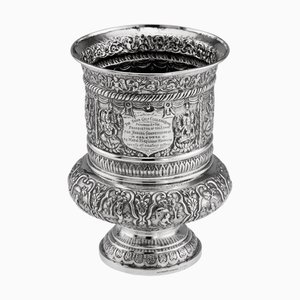 Antique 20th Century Indian Calcutta Silver Repoussé Vase from Dass & Dutt, 1900s