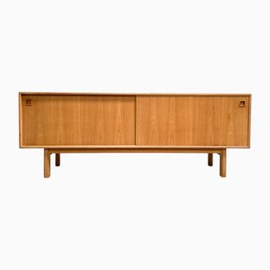 Credenza modello 21 in quercia di Omann Jun, Danimarca, anni '60