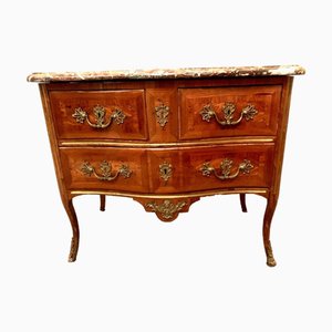 Comò Luigi XV con frontale curvo, inizio XVIII secolo