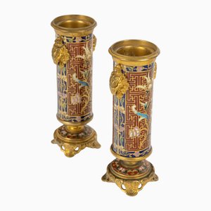 Candeleros Napoleón III de bronce dorado y esmalte cloisonné. Juego de 2