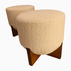 Puf brutalistas de madera y bouclé. Juego de 2