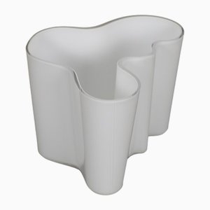 Vaso grande in vetro bianco di Alvar Aalto per Iittala, anni '50