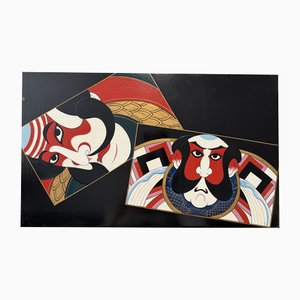 Baúl japonés de madera lacada con figuras de teatro Kabuki con maquillaje Kumadori, años 60