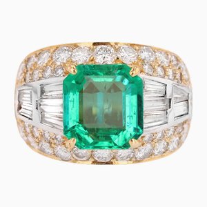 Kuppelring aus 18 Karat Gelbgold mit kolumbianischem Smaragd und Diamanten, 1980er