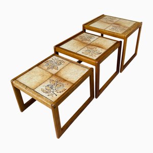 Tables Gigognes Vintage en Teck et Faïence, 1960s, Set de 3
