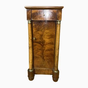 Mesita de noche Empire de nogal con columnas independientes, 1820