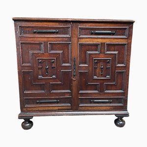 Jakobinischer Schrank aus Nussholz, 1670