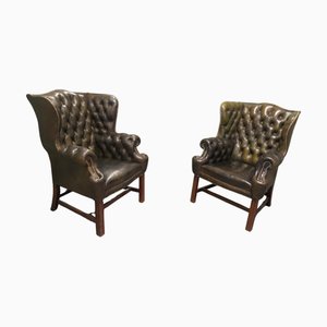 Sillas Chesterfield estilo georgiano con respaldo de ala de cuero, 1920. Juego de 2