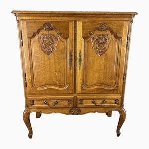 Alacena francesa vintage de estilo Luis XVI de roble tallado con cajones
