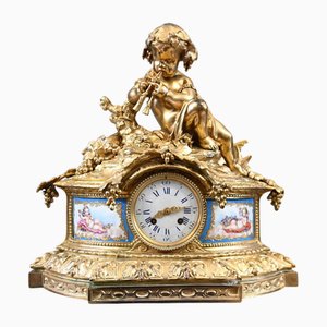 Französische Rokoko Kaminuhr mit vergoldetem Cherub von Sevres, 1890er