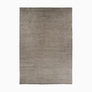 Alfombra con textura en gris y beige de Rug & Kilim