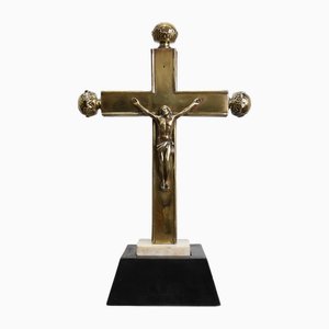 Crucifijo belga procesional de pedestal, década de 1500