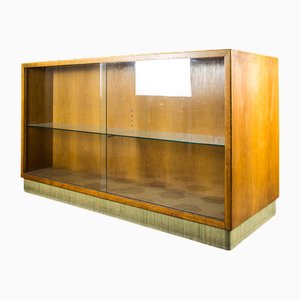 Mid-Century Ladentheke mit Glasvitrine und Schubladenelementen hinten, 1950er