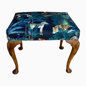 Antiker viktorianischer Fußhocker aus geschnitztem Nussholz, 1880er