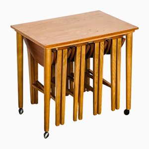 Skandinavische Vintage Couchtische aus Teak, 1960er, 5er Set