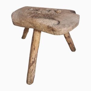 Antiker Dreibeiniger Hocker aus Kastanienholz, 1800er