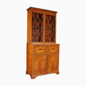 Librería inglesa de madera satinada