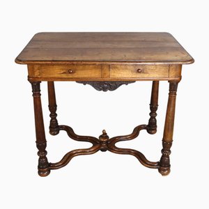 Tisch im Louis XIII-Stil