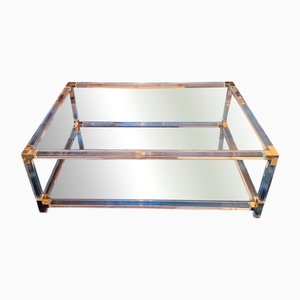 Großer italienischer Couchtisch mit 2 Ebenen aus Acryl, Glas & vergoldetem Messing, 1980er