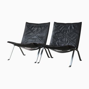 Vintage PK-22 Lounge Chairs in Black Leather by Poul Kjærholm for E. Kold Christensen, 1960s, Set of 2