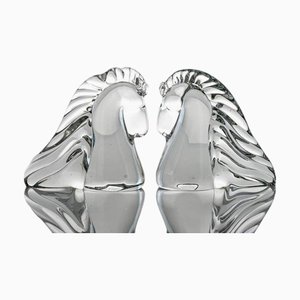 Pferdekopfskulpturen aus klarem Kristallglas von Saint Louis, Frankreich, 2 . Set