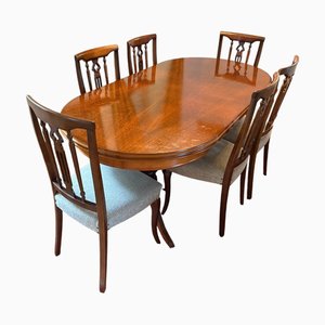 Esstisch und Stühle aus Mahagoni, Ende 20. Jh., 7 Set