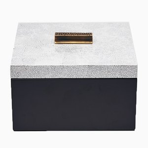 Caja decorativa en blanco crema de Reda Amalou