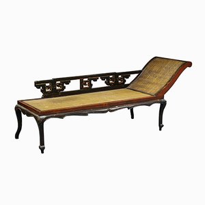Antikes Chinesisches Schlafsofa aus Holz & Rattan