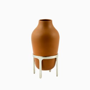 Jarrón Titus II mediano de terracota de Jaime Hayon para Paola C.