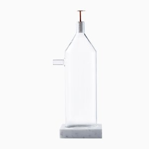 Bottiglia media Eclipse in vetro soffiato con base in marmo di Carrara di Elisa Ossino per Paola C.