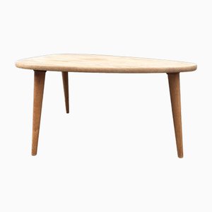 Table Basse Triangulaire Mid-Century en Chêne Massif, 1960s