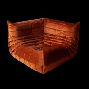 Sedia angolare Togo in velluto arancione ambrato di Michel Ducaroy per Ligne Roset