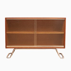 Credenza con ante scorrevoli in vetro a rete, anni '50